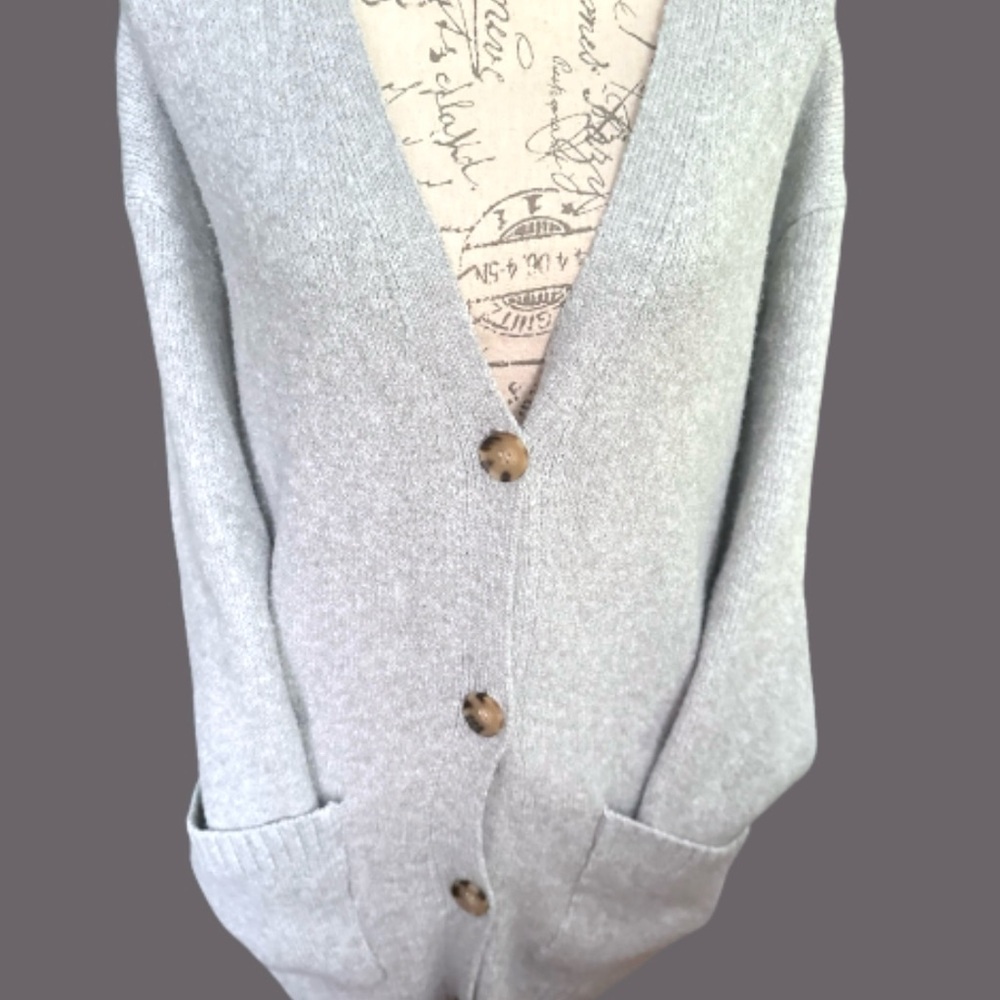 Women's Soft Gray + White Button Front Cardigan Sweater w Big Buttons M